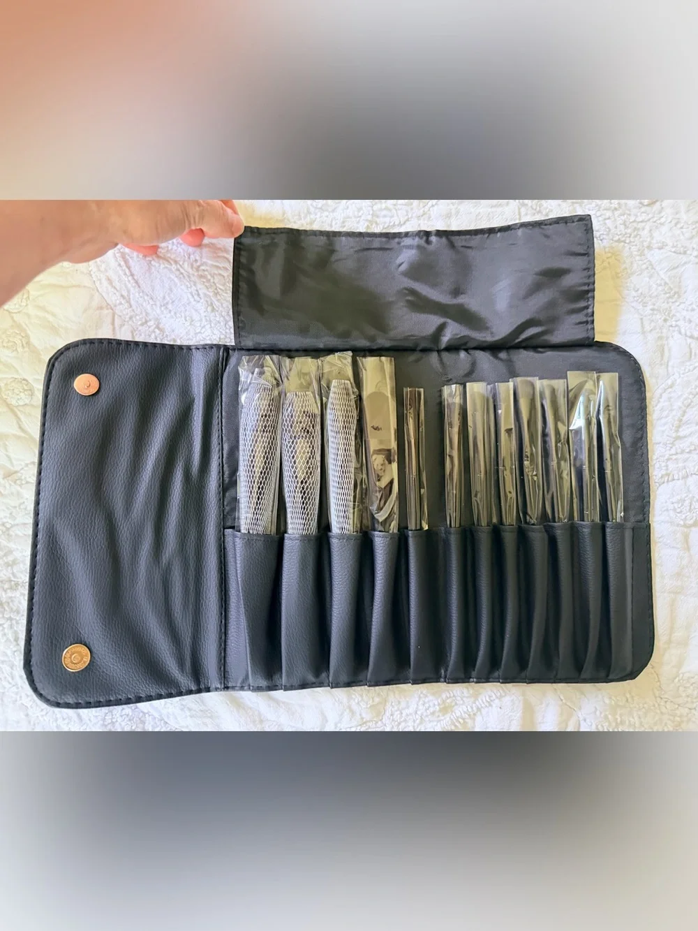 Fashion Chanel Set of 12 Makeup Brushes NEW in Branded Bag & Etched Flowers Box